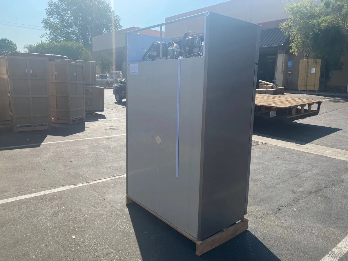 Commercial Refrigerator Reach In Solid Door W47" x D27" x H74" R994